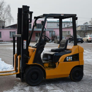 Вилочный БУ автопогрузчик кара Caterpillar DP30N